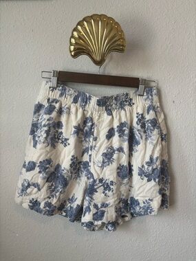 Abercrombie & Fitch Cream Shorts with Blue Floral Print